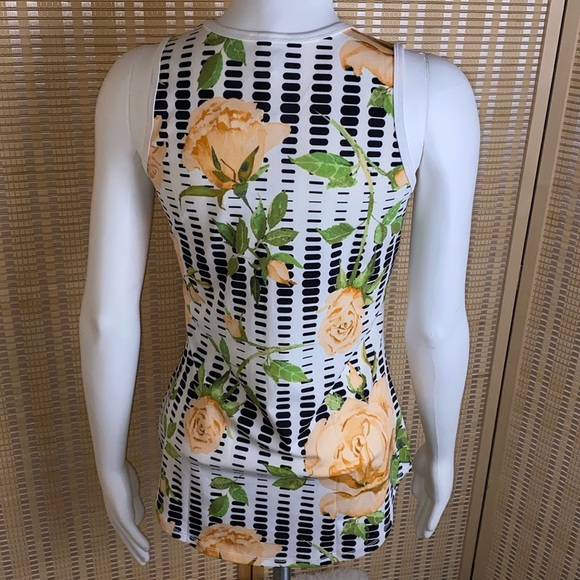 🔷Lularoe Tank Top Black & White With Yellow Roses Size Medium NWT - Picture 4 of 5
